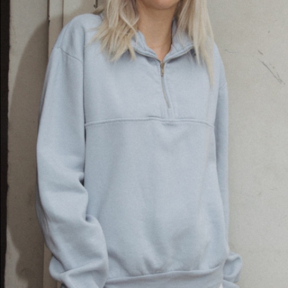 brandy melville blue sweatshirt